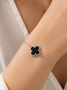 Small Motif Clover Silver Bracelet